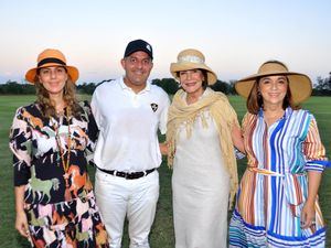 Michelle Vargas, Jesús Arredondo, Marianela Arredondo y Virginia Arredondo.