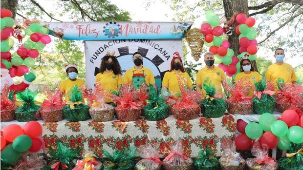La Fundación Dominicana para la Niñez entrega canastas navideñas