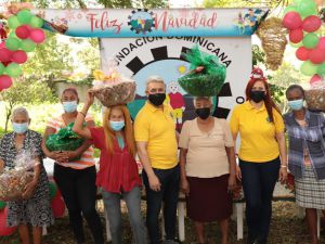 La Fundación Dominicana para la Niñez entrega canastas navideñas