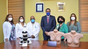 Fundación Popular entrega equipos médicos a la Maternidad Nuestra Señora de la Altagracia