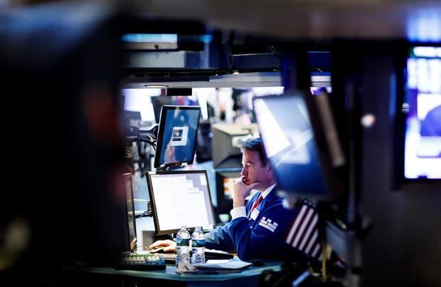 Al cierre de las operaciones en la Bolsa de Nueva York, el Dow Jones bajó un 0,38 % o 119,68 puntos, hasta los 31.493,34 enteros, mientras el selectivo S&P 500 retrocedió un 0,44 % o 17,36 puntos, hasta las 3.913,97 unidades.
