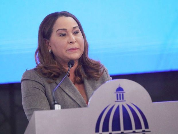 Ministerio de la Mujer llama a postular a candidatas a Medalla al Mérito de la Mujer 2022.