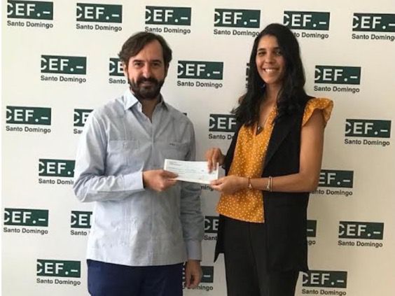 CEF Santo Domingo hace donativo a Fundación ACERH.