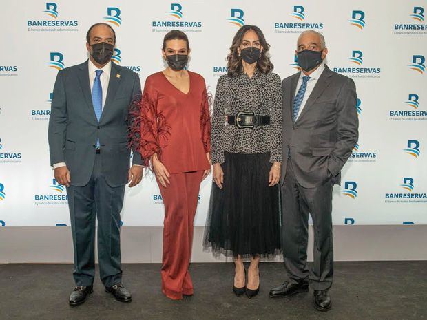 Samuel Pereyra, Noelia García de Pereyra, Rita Abinader y Manuel Guedán.
