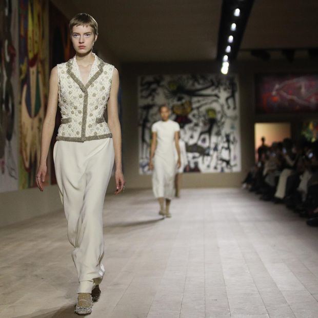 Pasarela de bordados y armoní­a en la Alta Costura de Dior