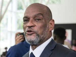 Decenas de haitianos exigen en las calles la renuncia de Ariel Henry