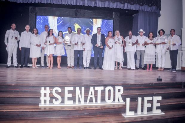 El Premio Nacional de Turismo, es un evento organizado por la
tours operadora Todo Turismo Travel y cuenta con el respaldo
del hotel Senator Puerto Plata Spa Resort.