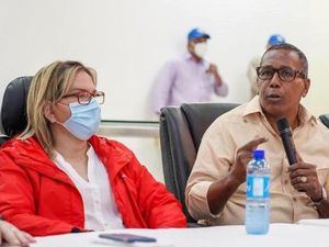 Comedores Económicos acuden en auxilio de damnificados de inundaciones en Montecristi y Región Noroeste