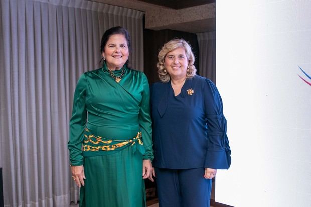 Sonia Villanueva de Brouwer y Wendy Pérez de Marchena.