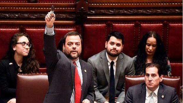 Senador de Nueva York, Luis Sepúlveda.