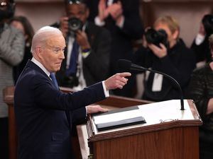 Biden acusa a Putin de querer derribar 