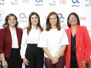 Michelle Aybar, Diomares Musa, Ana Figueiredo y Niurkys Díaz.
