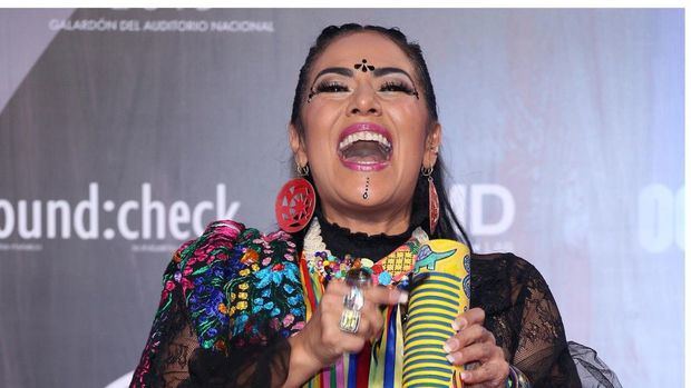 Fotografía cedida por Photoamc, de la cantante y compositora mexicana Lila Downs, durante una alfombra roja el 30 de octubre de 2019, en Ciudad de México, México.