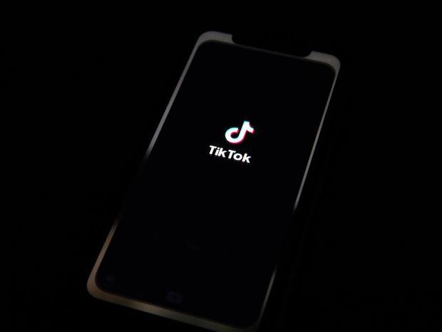 TikTok suspende la transmisión de vídeos en vivo en Rusia.