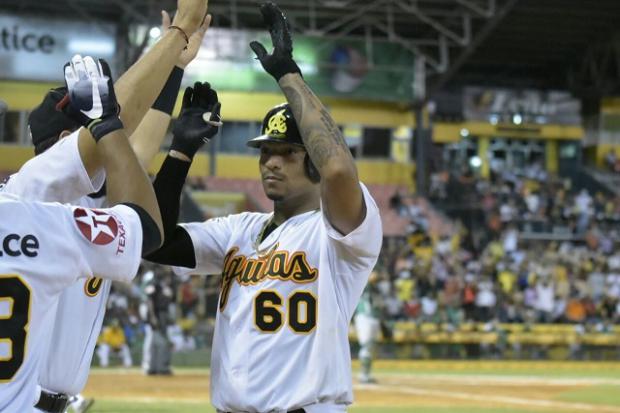 Águilas vencen a Estrellas y empatan en segundo puesto en béisbol dominicano