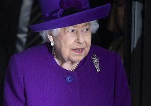 Isabel II cancela sus actos por "precaución" ante el coronavirus