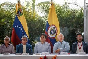 España acepta ser “país acompañante” en el proceso de paz en Colombia