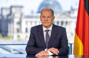 Scholz aplica el "nunca más" al nazismo al "falseamiento infame" de Putin