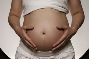 Embarazadas con SARS-CoV-2 en el tercer trimestre no contagian al recién nacido