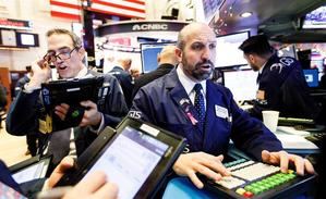 Wall Street cierra con triple récord por el nuevo plan de estímulo en EE.UU.