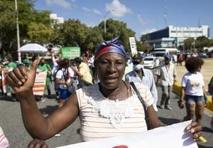 Mujeres dominicanas reivindican sus derechos frente al Congreso Nacional