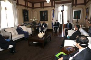 Presidente Danilo Medina recibe en el Palacio Nacional a directivos de la banca nacional