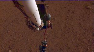 Topo de la NASA choca con piedras en Marte 