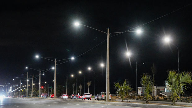 Edesur coloca 400 luminarias en importantes avenidas del Distrito Nacional.