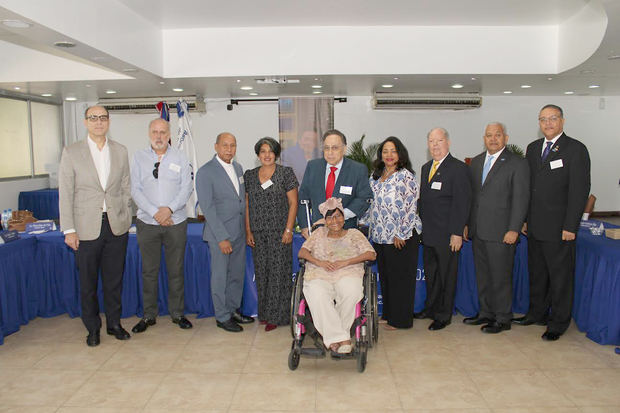 José Luis De Ramón, Luis Eduardo Espaillat, Revdo. Sandino Sánchez, Dania Rijo, Celso Marranzini, Cristina Francisco, Rhina Báez, José Espaillat, Rafael Uceta y Alexis Alcántara.