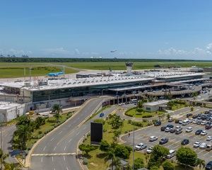 AERODOM destaca capacidad de VINCI Airports.