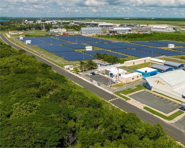 Aeropuerto Internacional de las Américas, paneles.