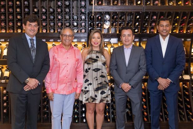 Daniel Hernández, Felix Olivo, Elsa Ramírez, Luis Núñez y Denis Rosario.