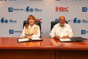 Acto de firma del acuerdo entre Banco Popular y el Instituto Tecnológico de Santo
Domingo.