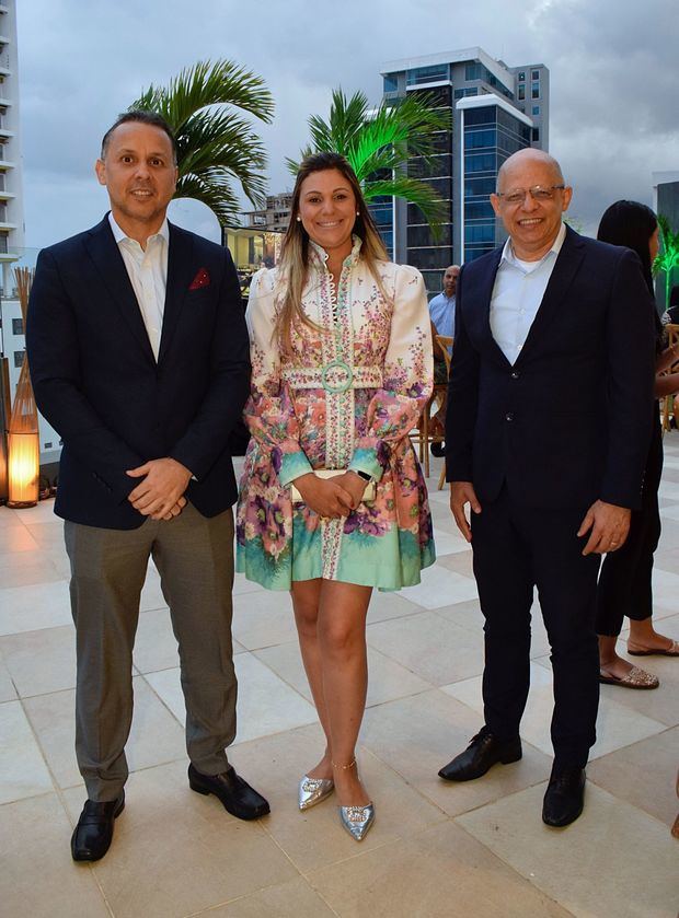 Andy Santos, Liuba Crisostomo y Francisco Peguero.