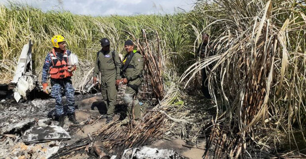 Mueren los 3 ocupantes de una avioneta que se estrelló en suroeste dominicano
 