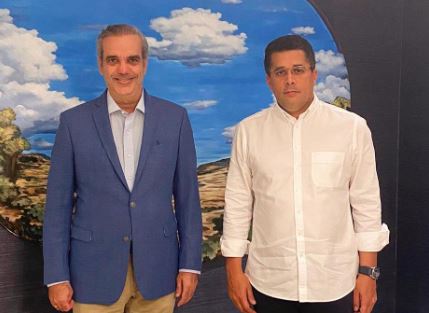 Presidente electo Luis Abinader junto al ex-Alcande por el Distrito Nacional, David Collado.