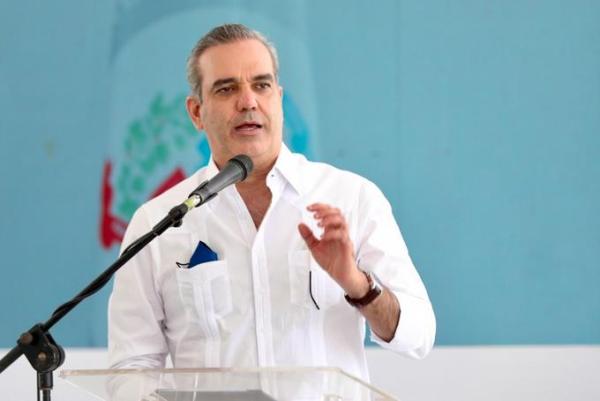 Abinader suspende actividades en Puerto Plata por la tormenta Grace.