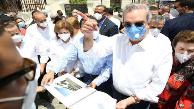 Presidente Abinader visita el Gran Teatro del Cibao.