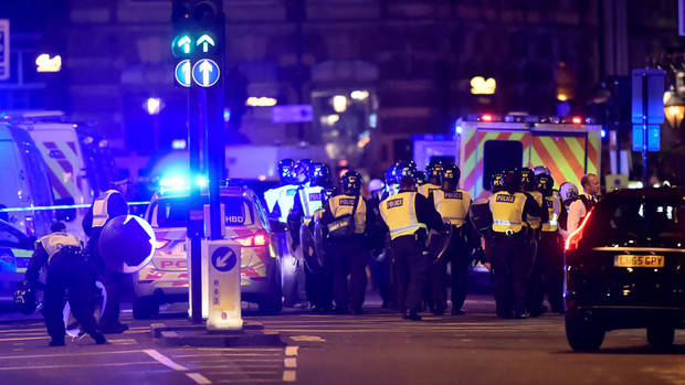 La Policía metropolitana declaró Incidentes ocurridos  en el Puente de Londres.