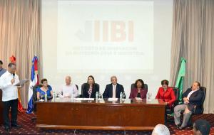 IIBI y MESCyT contribuyen a la formación de la comunidad científica dominicana