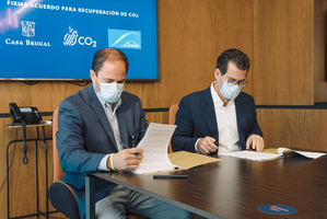 Firma acuerdo recuperación CO2 entre Casa Brugal y Green CO2.