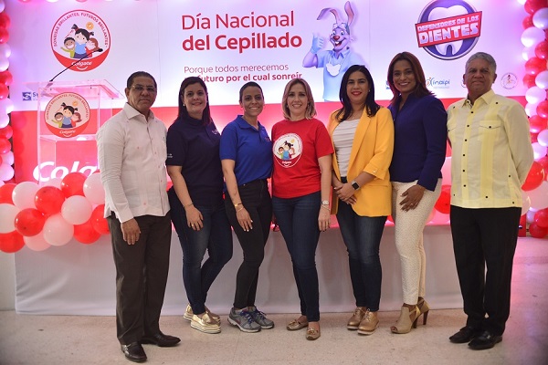 Adolfo Rodríguez, Claudia de los Santos, Jennifer Quiroz, Irma Mauriz, Viviana Tavares, Niobe Francisco y Luis Manuel Despradel