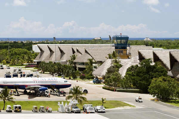Aeropuerto Internacional de Punta Cana vacuna a todos sus colaboradores