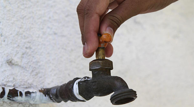 Persiste el déficit de agua potable para 45 sectores de Santo Domingo Este