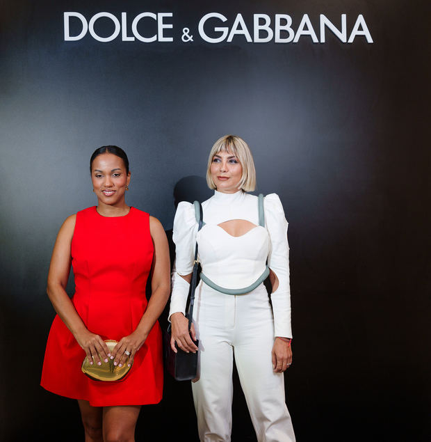 Airam Toribio y Deborah Karter.