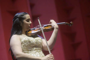 Violinista Ahisa Syed inaugura Temporada Sinfónica