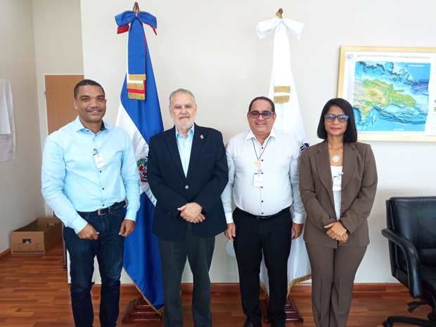 Franklin Ortega, Miguel Ceara Hatton, P. William Batista y a la derecha, Yngrid Reynoso.