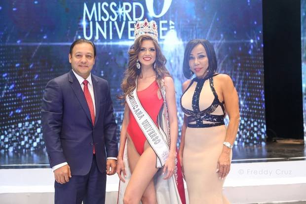 Alcalde santiago Abel Martinez, Miss República Dominicana Universo Carmen Muñoz y la Directora del Miss República Magali Febles