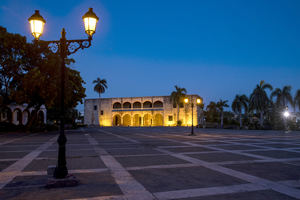 Retrato de la soledad del casco antiguo de Santo Domingo en plena pandemia