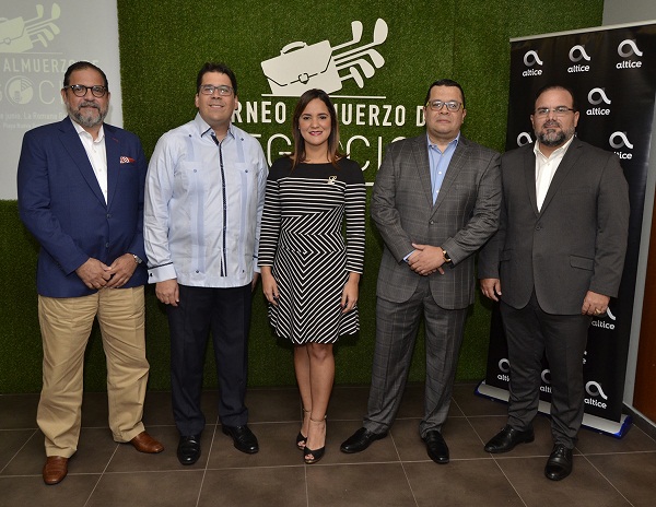 Alejandro Jovine, José Luis Ravelo, Laura Rojas, Rafael Fernández y Claudio Hirujo